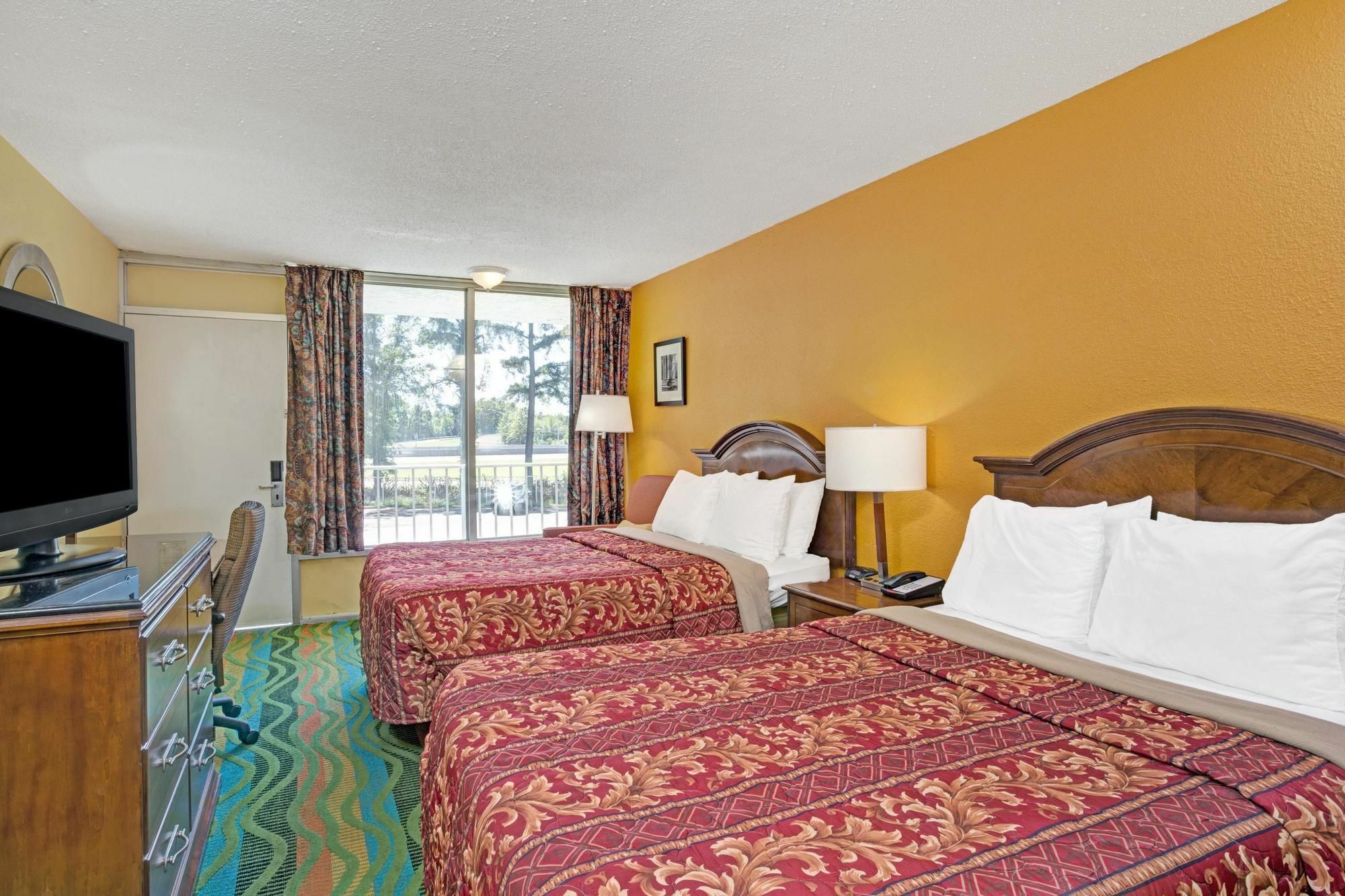 Days Inn By Wyndham Norfolk Military Circle Екстериор снимка